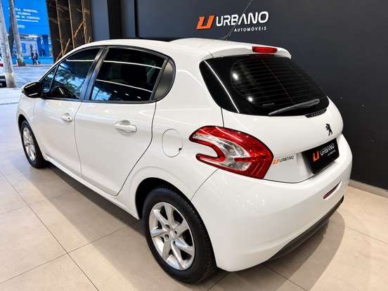 PEUGEOT-208-2015
