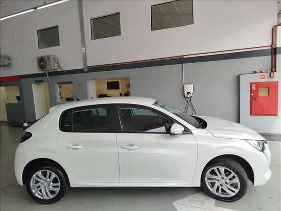PEUGEOT-208-2022