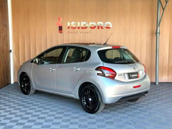 PEUGEOT-208-2016