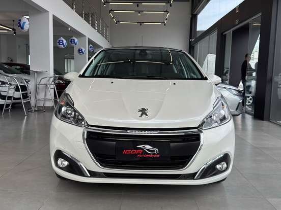 PEUGEOT-208-2016