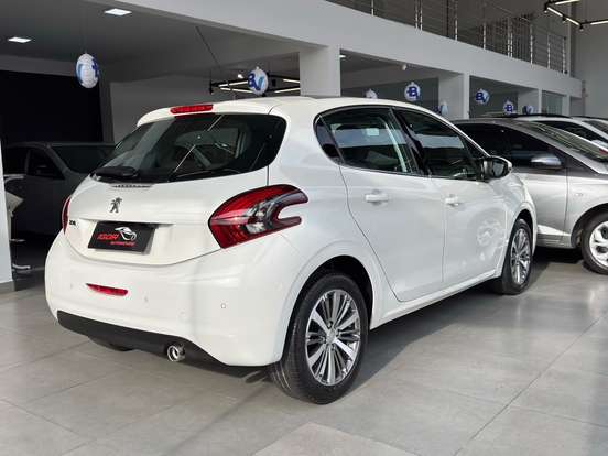 PEUGEOT-208-2016