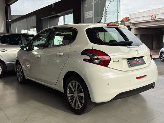 PEUGEOT-208-1.6 GRIFFE 16V FLEX 4P AUTOMÁTICO PEUGEOT-208-2016