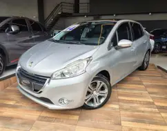 PEUGEOT 208 1.6 GRIFFE 16V FLEX 4P AUTOMÁTICO PEUGEOT 208 1.6 GRIFFE 16V FLEX 4P AUTOMÁTICO