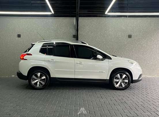 PEUGEOT-208-2017