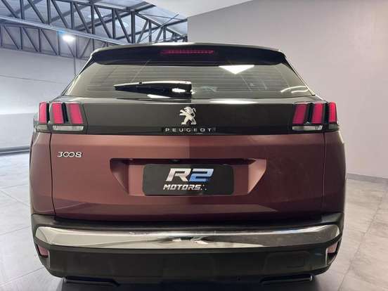 PEUGEOT-3008-2018
