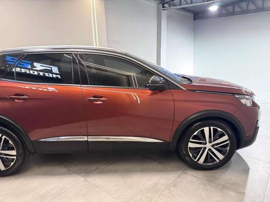 PEUGEOT-3008-2018