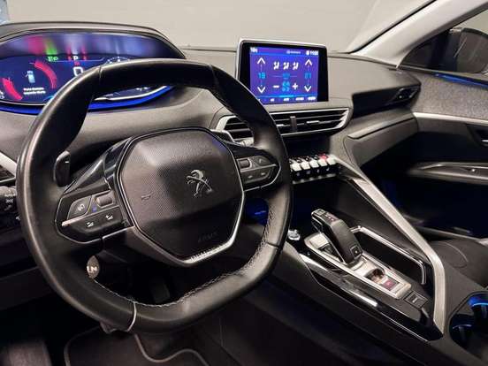 PEUGEOT-3008-2018