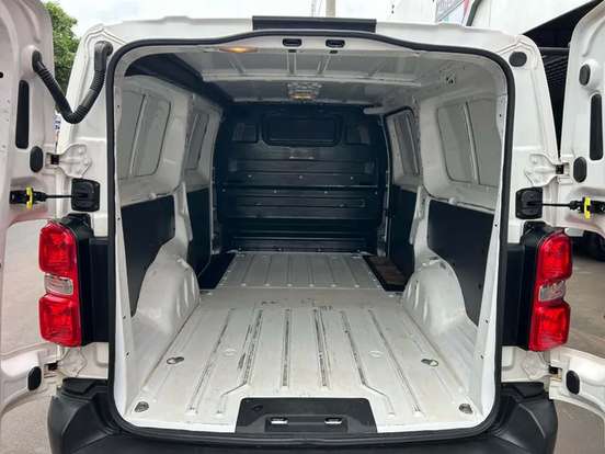 PEUGEOT-EXPERT-1.5 BLUEHDI DIESEL CARGO MANUAL PEUGEOT-EXPERT-2023