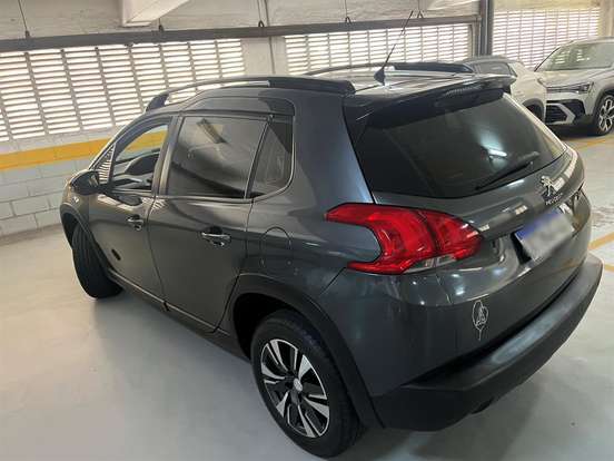 PEUGEOT-2008-2021