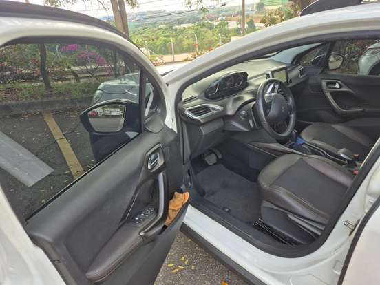 PEUGEOT-2008-2019