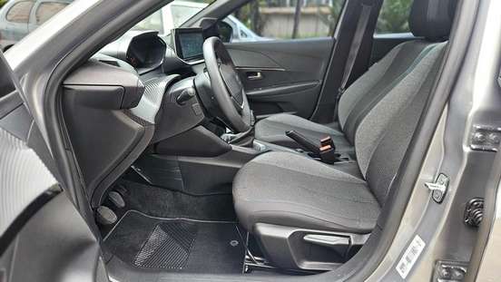 PEUGEOT-208-2023