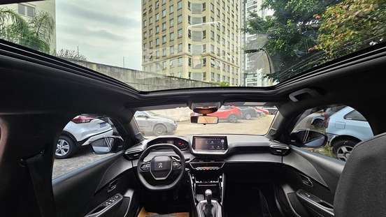 PEUGEOT-208-2023