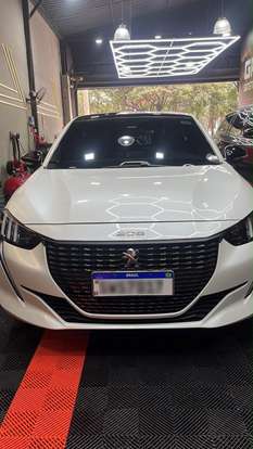 PEUGEOT-208-2024