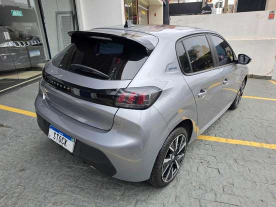 PEUGEOT-208-2023