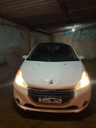 PEUGEOT-208-2014