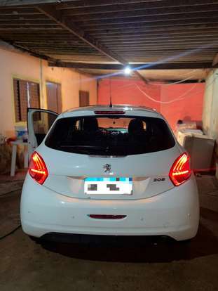 PEUGEOT-208-2014