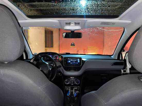 PEUGEOT-208-2014