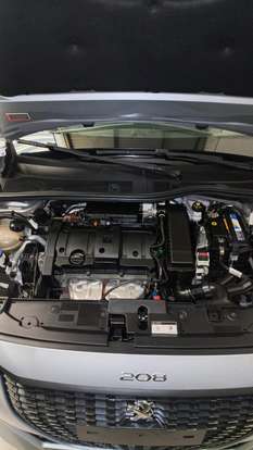 PEUGEOT-208-2021
