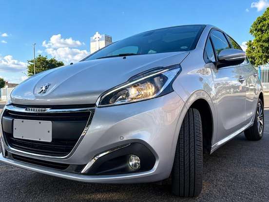 PEUGEOT-208-1.6 GRIFFE 16V FLEX 4P AUTOMÁTICO PEUGEOT-208-2018