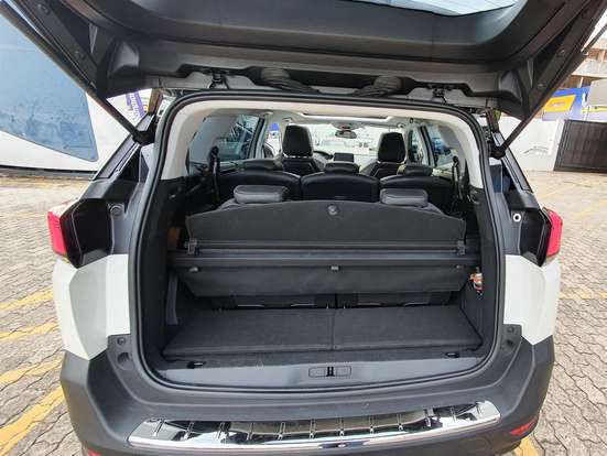 PEUGEOT-5008-2018
