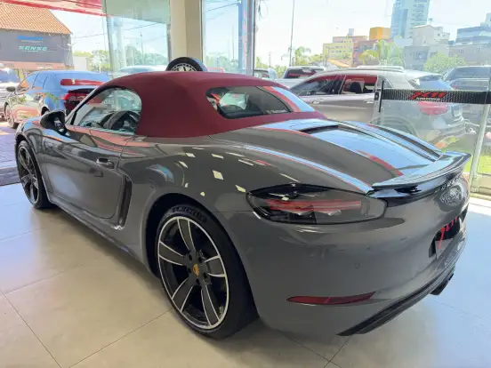 PORSCHE-718-2024