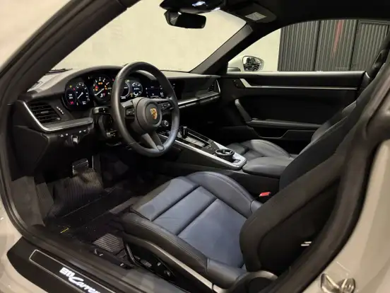 PORSCHE-911-2023