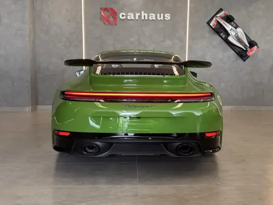 PORSCHE-911-2025
