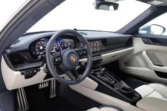 PORSCHE-911-2025