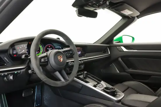 PORSCHE-911-2023