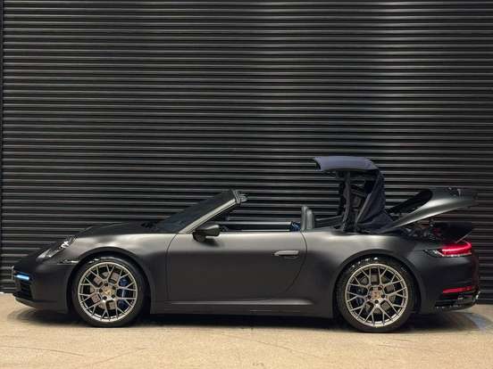 PORSCHE-911-2020