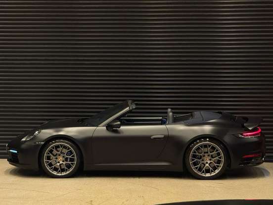 PORSCHE-911-2020