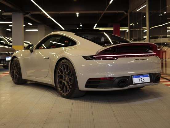 PORSCHE-911-2024
