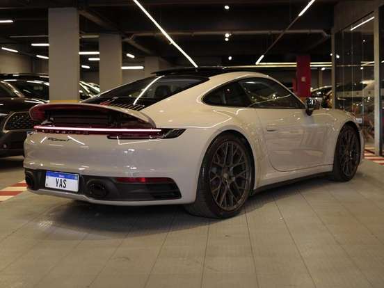 PORSCHE-911-2024