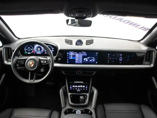 PORSCHE-CAYENNE-2024