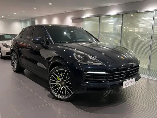 PORSCHE-CAYENNE-2022