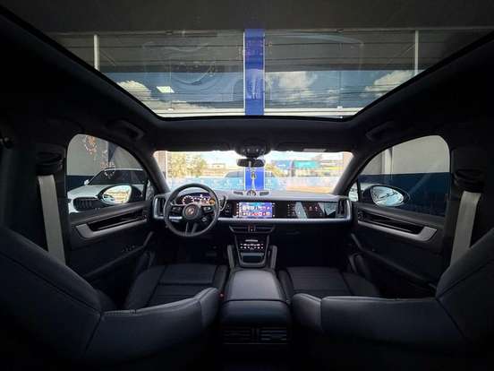 PORSCHE-CAYENNE-2025