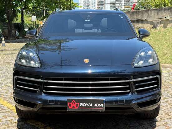 PORSCHE-CAYENNE-2021