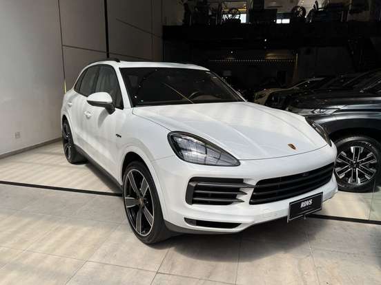 PORSCHE-CAYENNE-2022