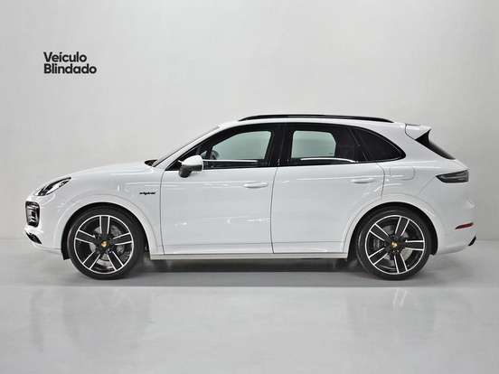 PORSCHE-CAYENNE-2023
