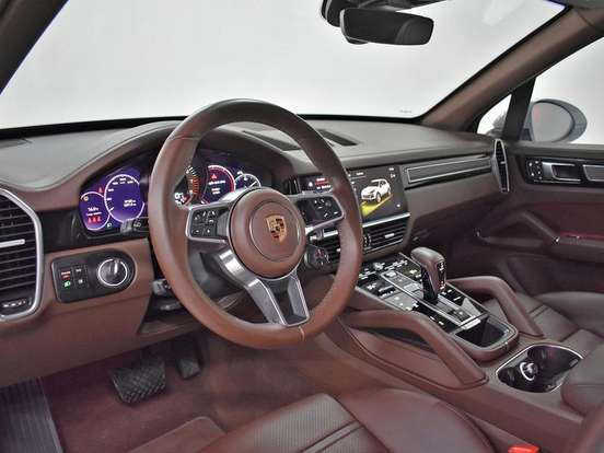 PORSCHE-CAYENNE-2023