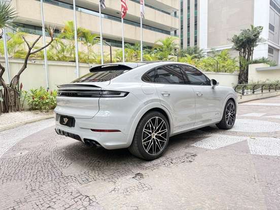 PORSCHE-CAYENNE-2025