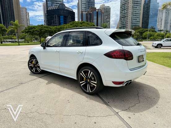 PORSCHE-CAYENNE-2013