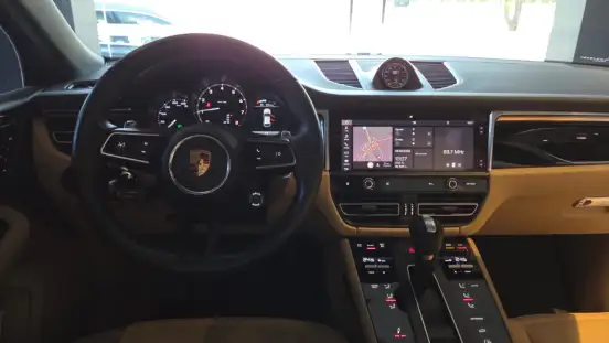 PORSCHE-MACAN-2025