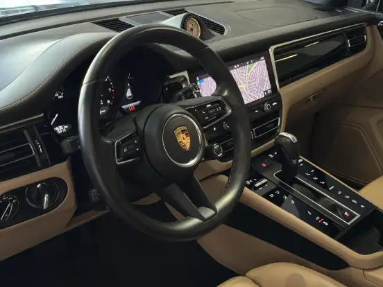 PORSCHE-MACAN-2022