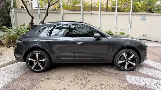 PORSCHE-MACAN-2025