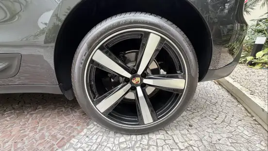 PORSCHE-MACAN-2025