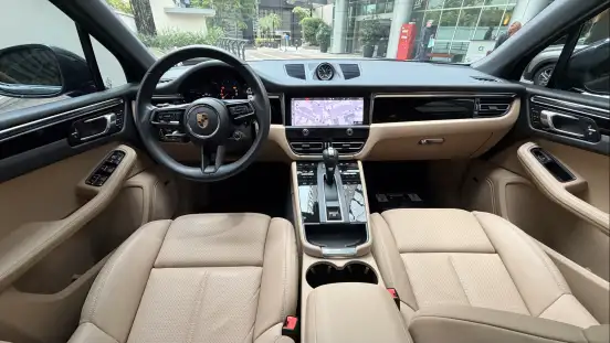 PORSCHE-MACAN-2025