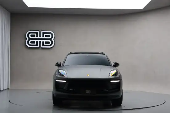 PORSCHE-MACAN-2023