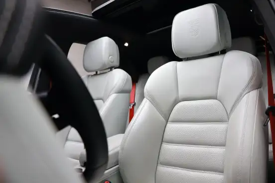 PORSCHE-MACAN-2023