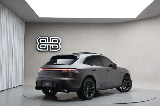 PORSCHE-MACAN-2023